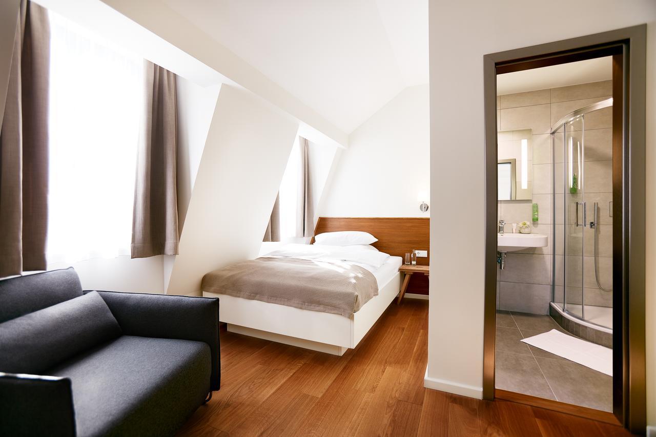 Hotel Paulinenhof Belzig Esterno foto