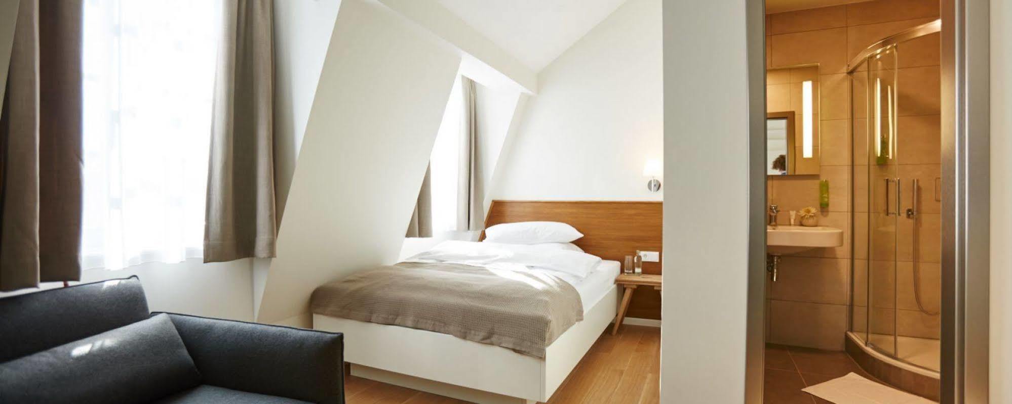 Hotel Paulinenhof Belzig Esterno foto